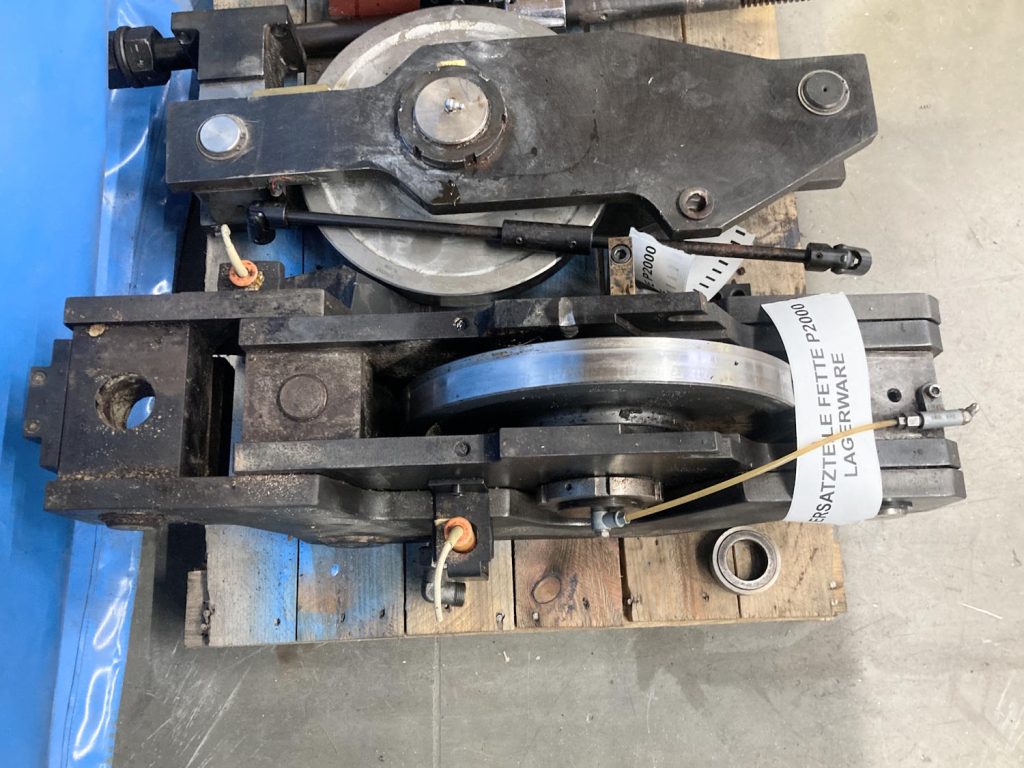 Fette P2000 Main compression roller seat, upper and lower, completely