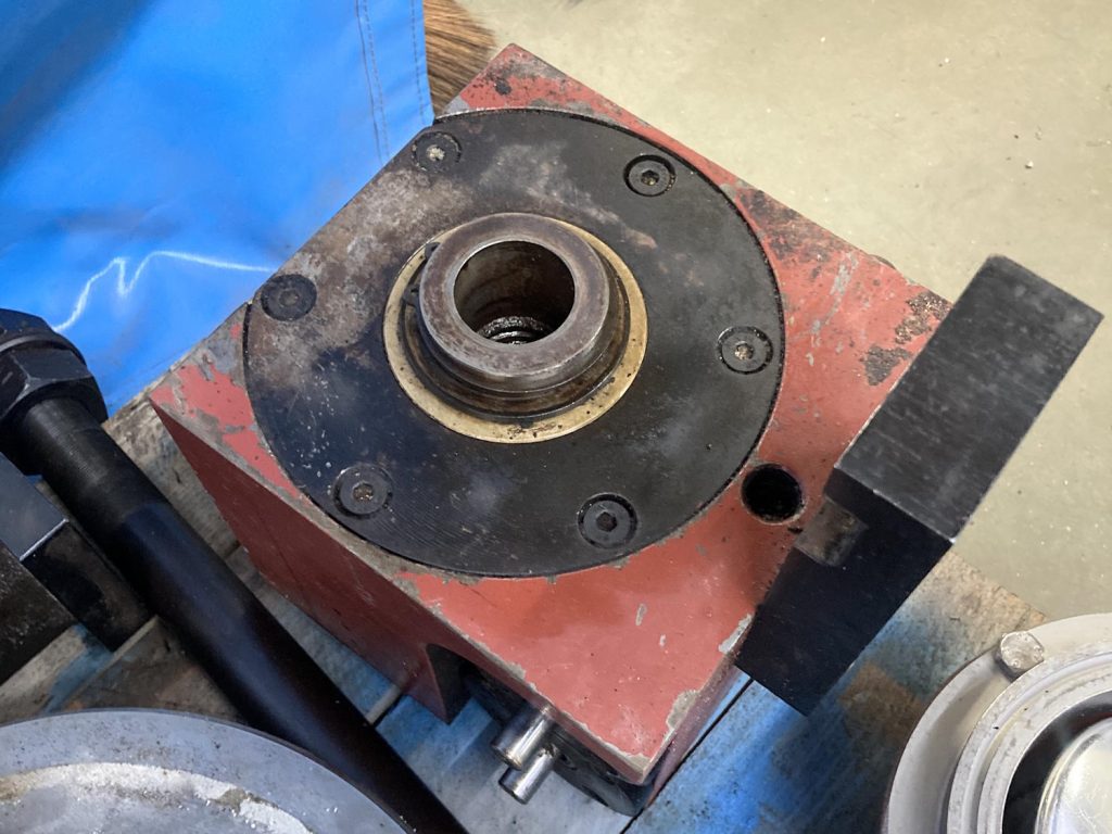 Fette P2000 Adjustment gear for tablet height / compression area with shaft for handwheel and threaded rod